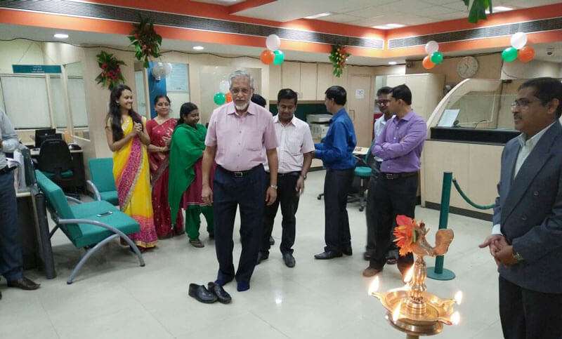 IDBI inaugurated eLounge on our foundation day, installation of new machines was done.